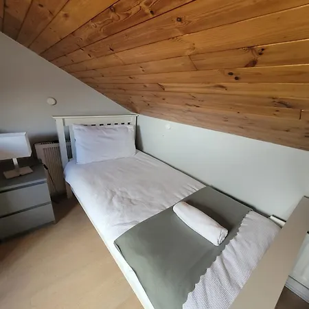 Recently Renovated City House Dom wakacyjny *