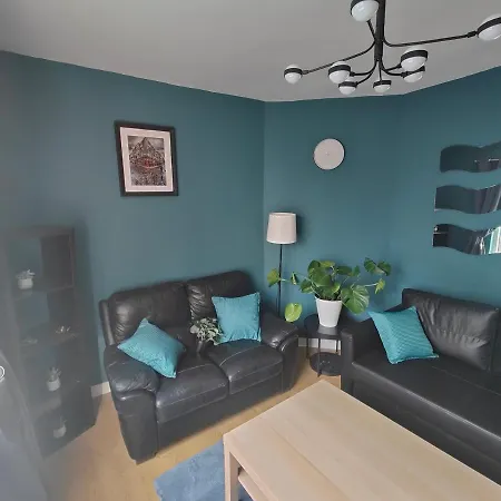 Recently Renovated City House Hébergement de vacances