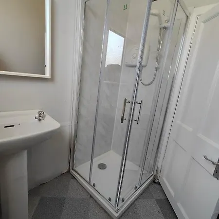 Hébergement de vacances Recently Renovated City House *