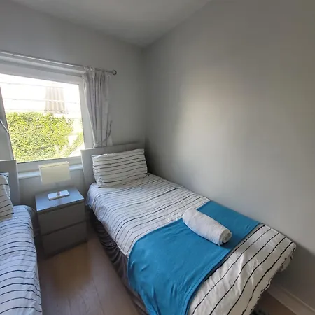 Recently Renovated City House Hébergement de vacances *