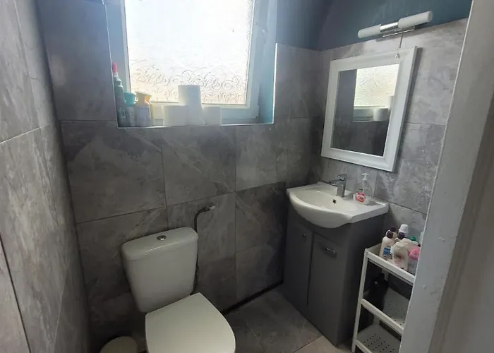 Recently Renovated House מלון דבלין