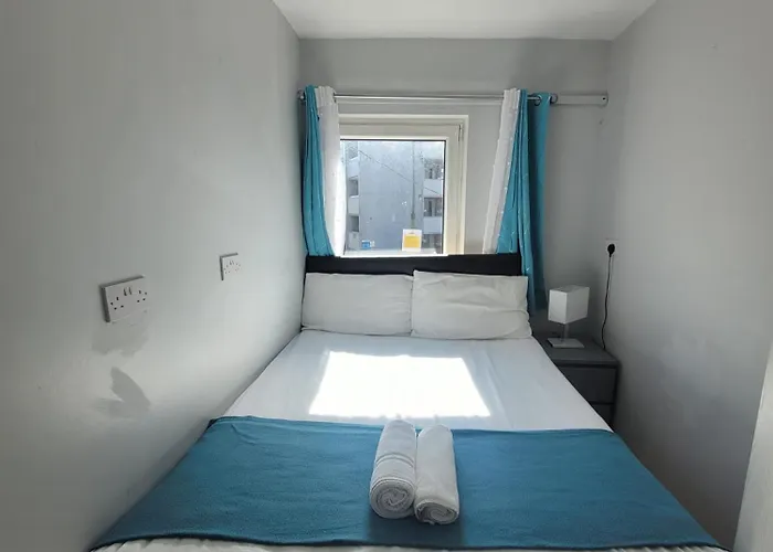 Hotel Recently Renovated House *